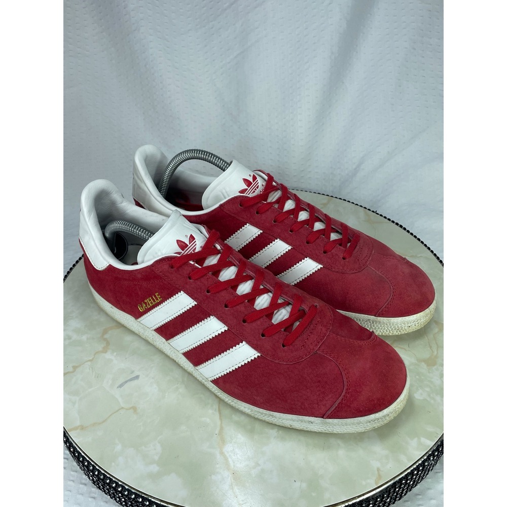 Adidas Gazelle Scarlet Suede Low Top Shoes Mens 10 Red White Streetwear Sneakers